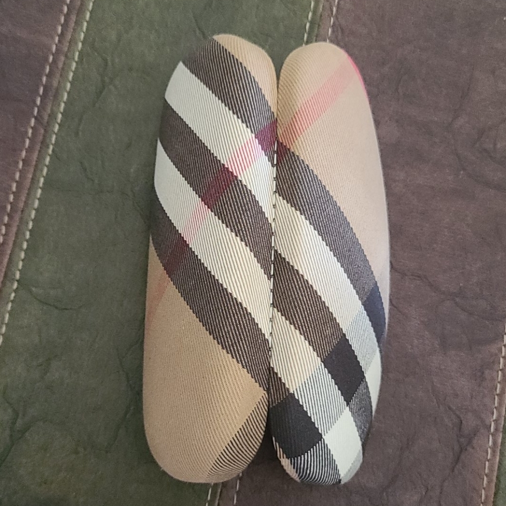 Burberry sunglasses case authentic monogram - Picture 6 of 8